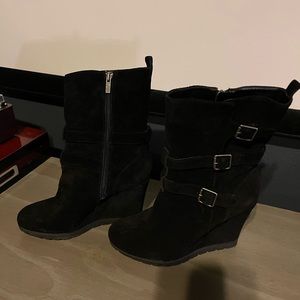 Suede Wedge boots